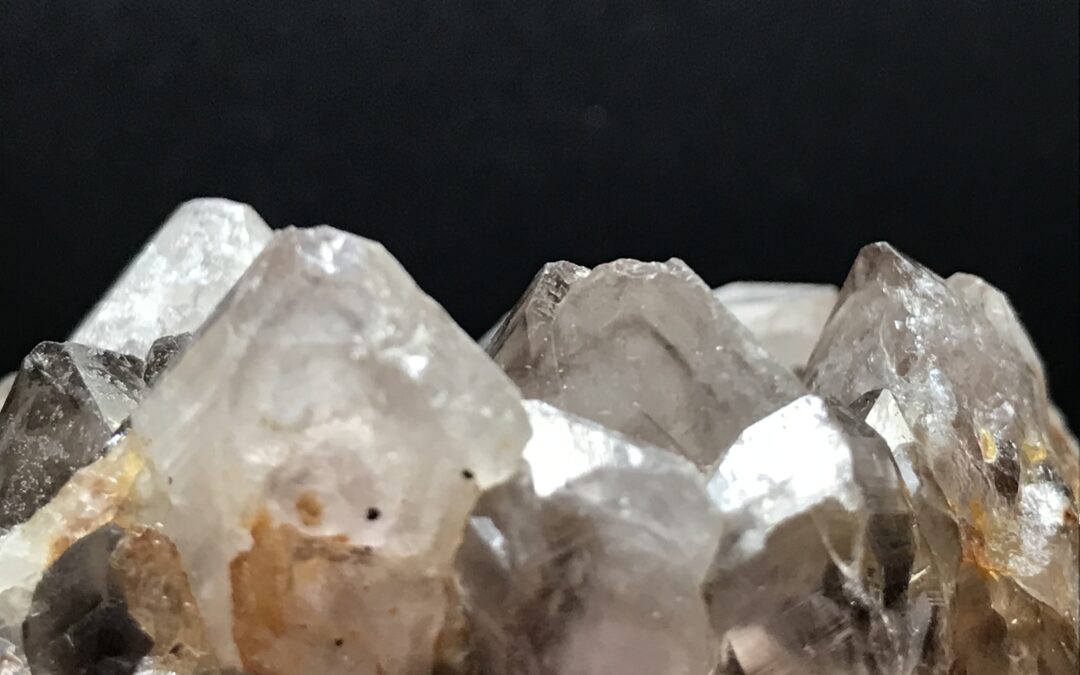 Quartz fumé (fantômes) Allier, Auvergne-Rhône-Alpes , France.